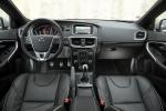 Volvo V40 D4 R-Design 2016 года